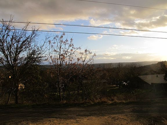 3rd image of 107 Deer Hill Dr
