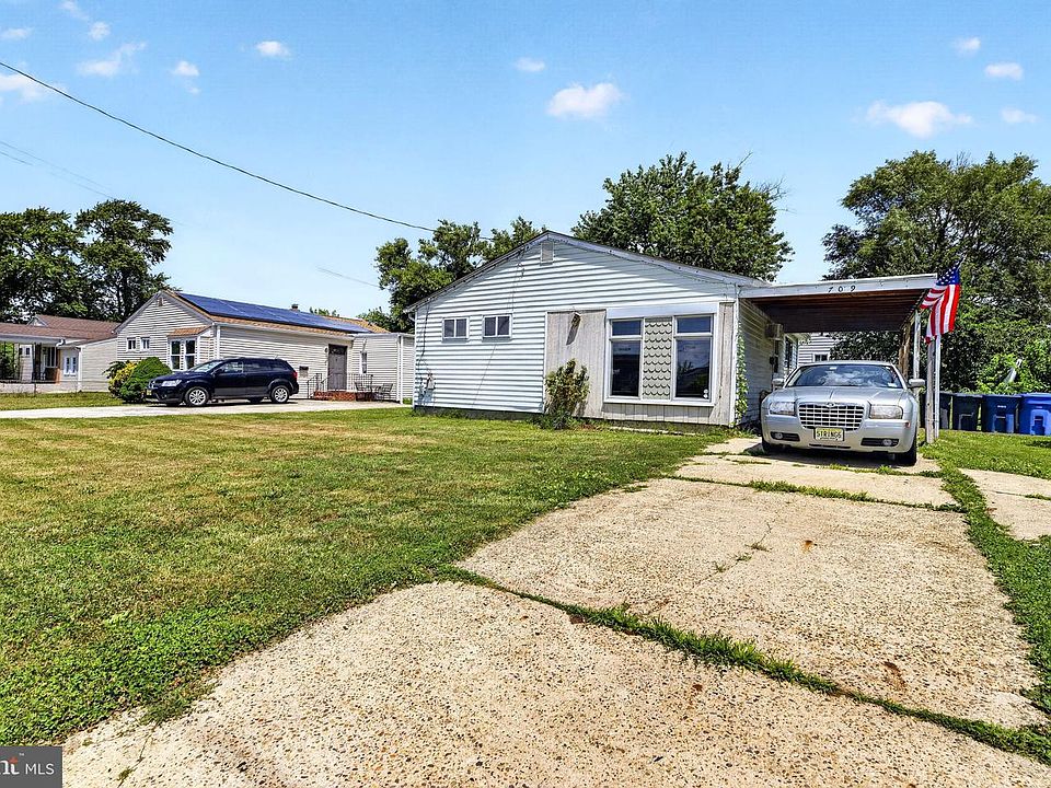 1st image of 709 Smith Ln