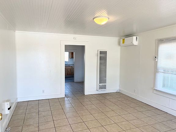 3rd image of 489 W Pinedale Ave #A