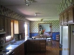 7430 SW 53rd St, Topeka, KS 66610