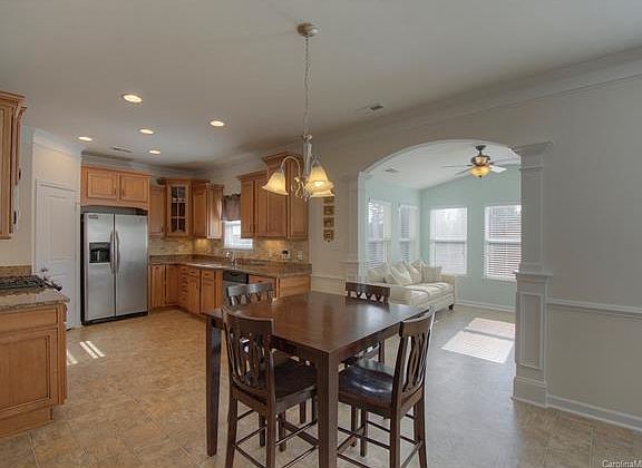 4th image of 4355 Haddington Dr