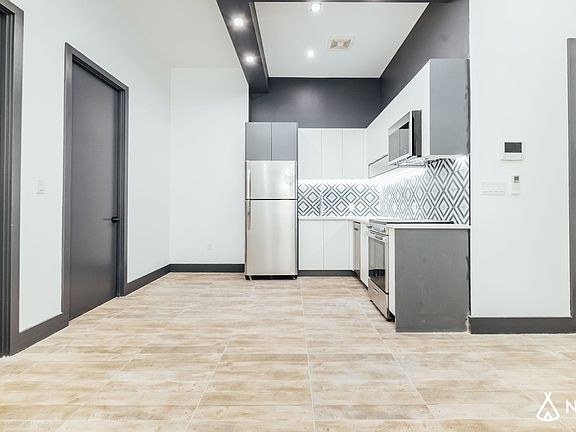 5th image of 1079 Carroll St #Bb