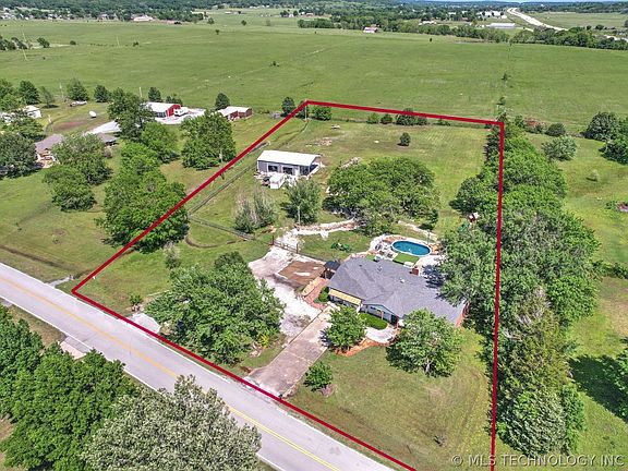 3rd image of 20735 S Carefree Dr