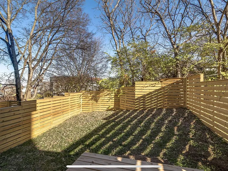 1011B Southside Ave — Photo 23