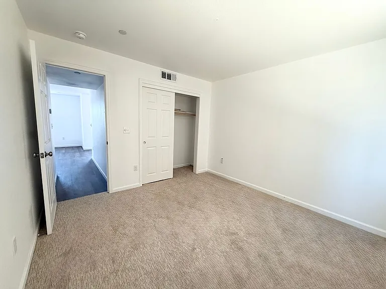 3328 N Marks Ave — Photo 38