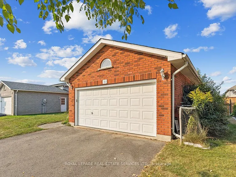 82 Whitlaw Way — Photo 2