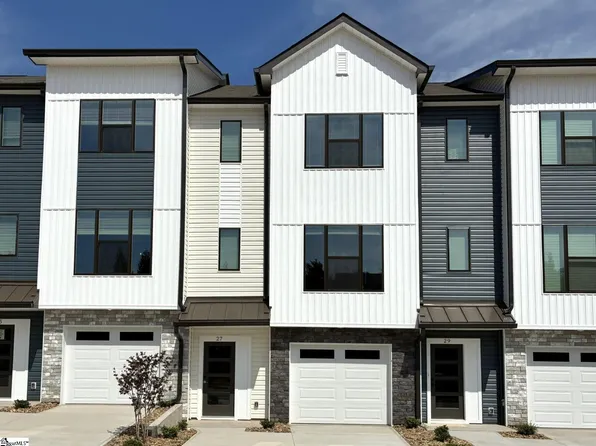 27 Pikewood Ln, Greenville, SC 29607