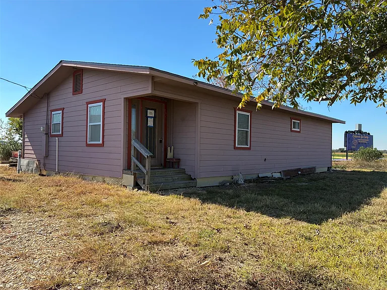16950 FM 971 — Photo 1