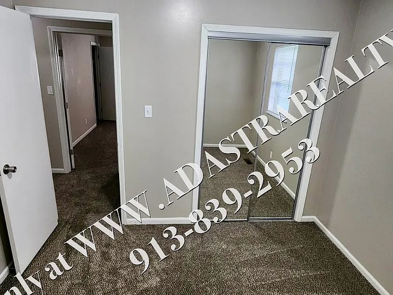 715 6th Ave — Photo 10