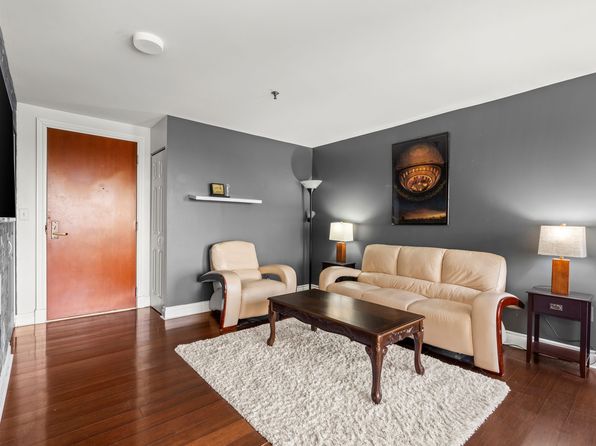 300 Riverfront Dr PH 27C, Detroit, MI 48226