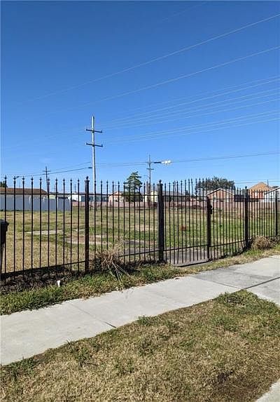 1st image of 4844 Shalimar Dr