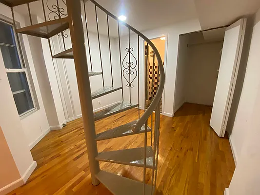 Rented by Bond New York | media 19