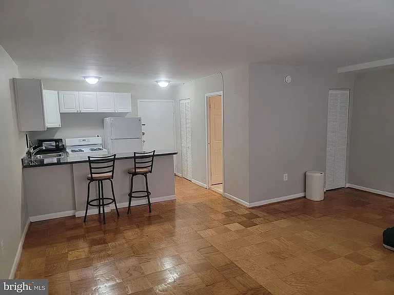 922 24th St NW — Photo 6