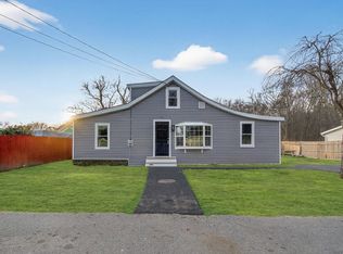 21 Evergreen St, Dartmouth, MA 02747