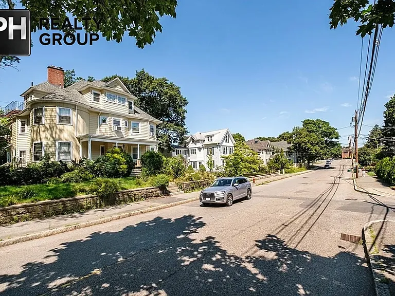 161 Walnut St #1 — Photo 26