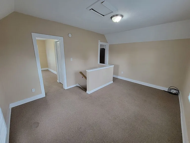 916 N Hill St — Photo 20
