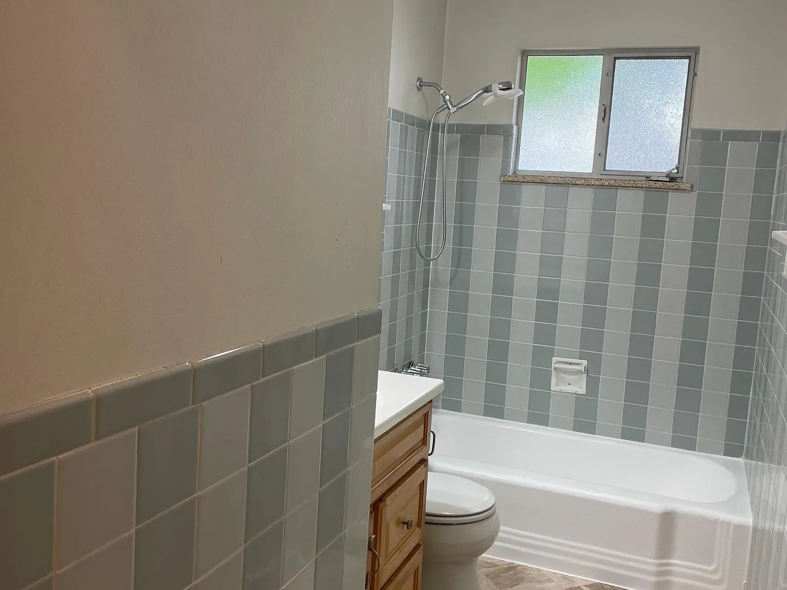 4350 Comanche Dr — Photo 3