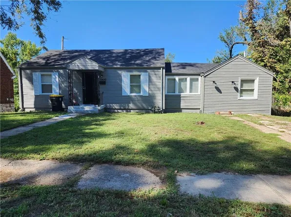 6420 S Benton Ave, Kansas City, MO 64132