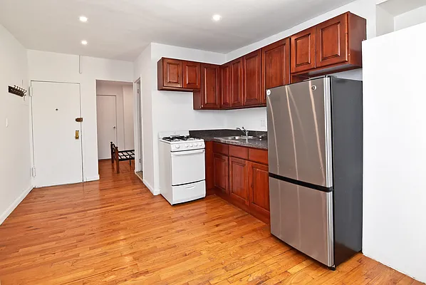Rented by Ledvech Group | media 2