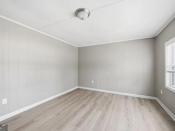 5th image of 427 Gun Club Rd