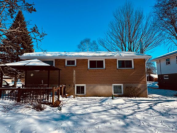 5th image of 32 Glen Rd