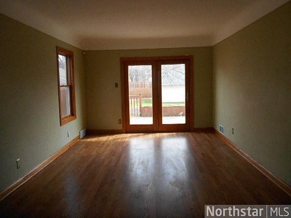 3rd image of 1722 Arlington Ave E