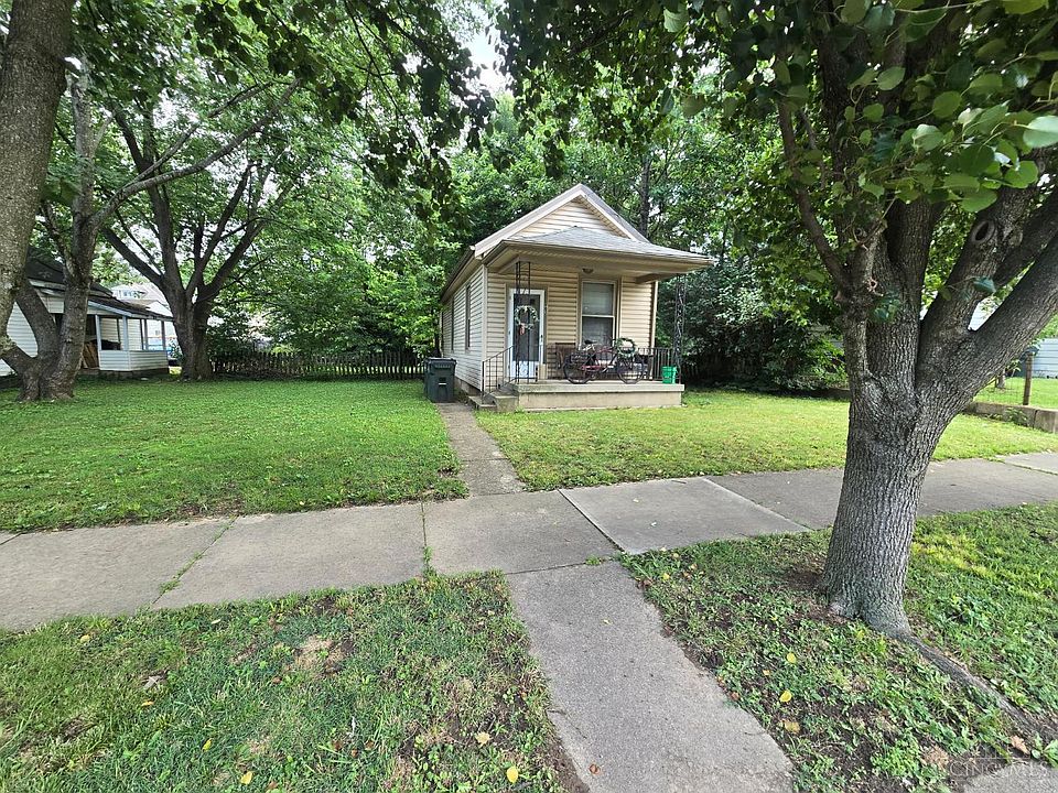1st image of 985 Kahn Ave