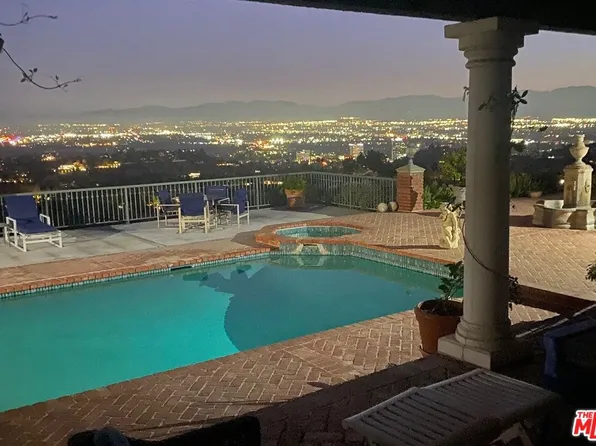 3324 Alana Dr, Sherman Oaks, CA 91403