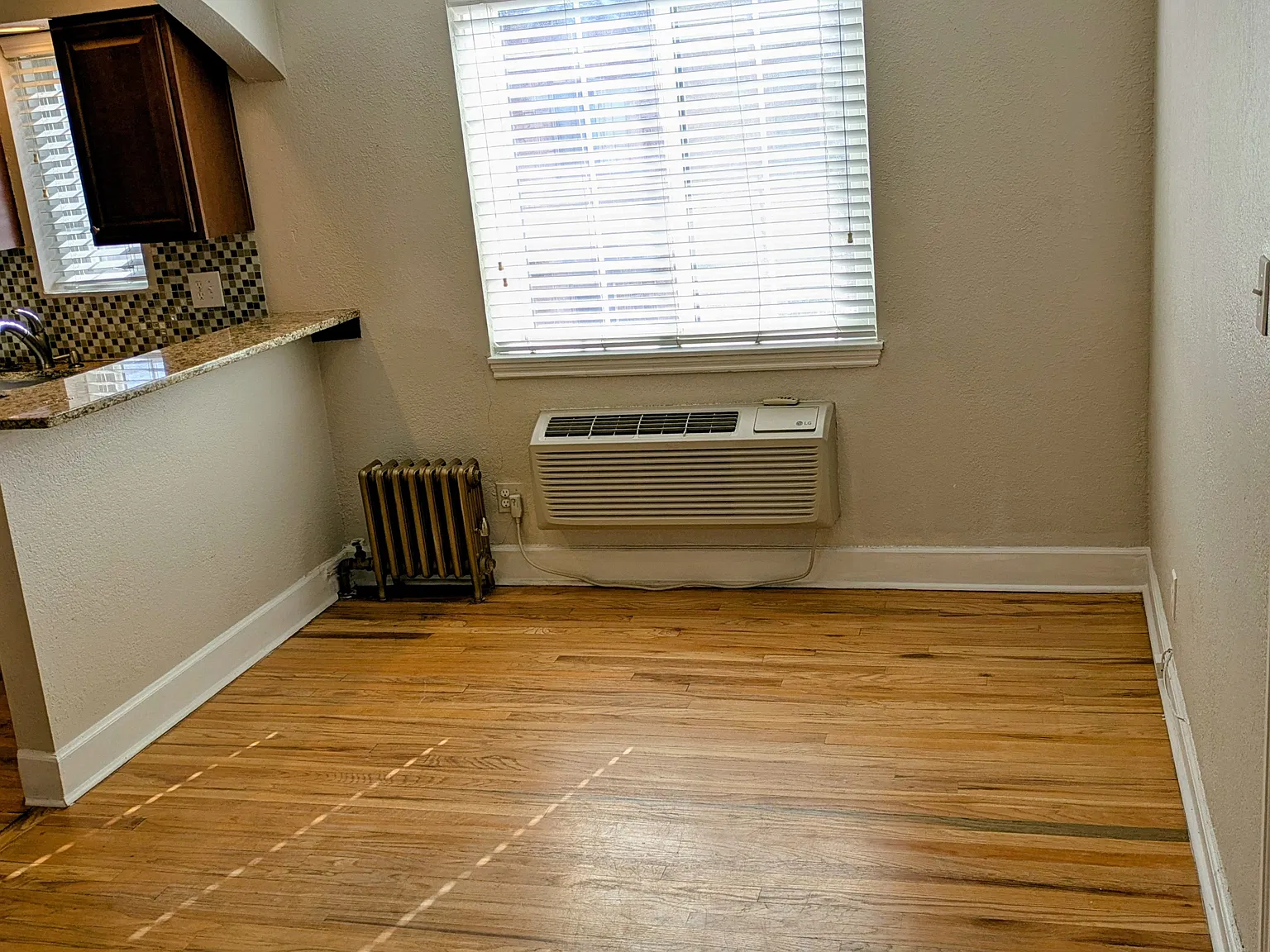 1 bed, 800 sqft, $1,695 — Photo 4