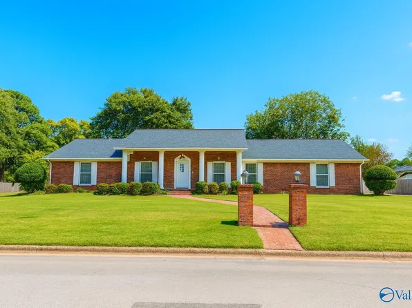 1617 Dandridge St SW, Decatur, AL 35601