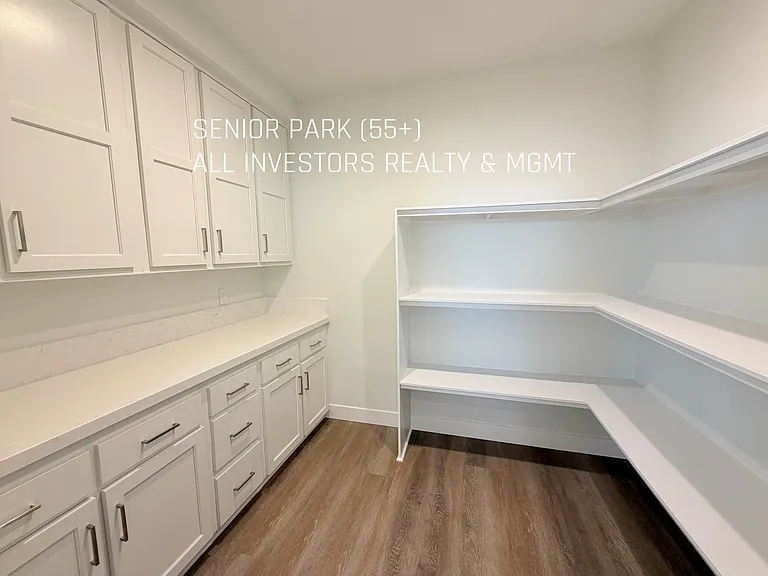 Spacious Butler's Pantry!