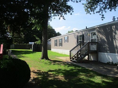 3rd image of 328 Jean Bradley Cir