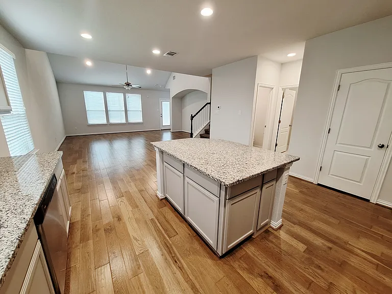 5900 Bucine Cv — Photo 17