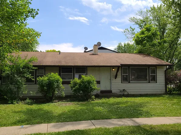 1401 Windsor Cir, Carpentersville, IL 60110