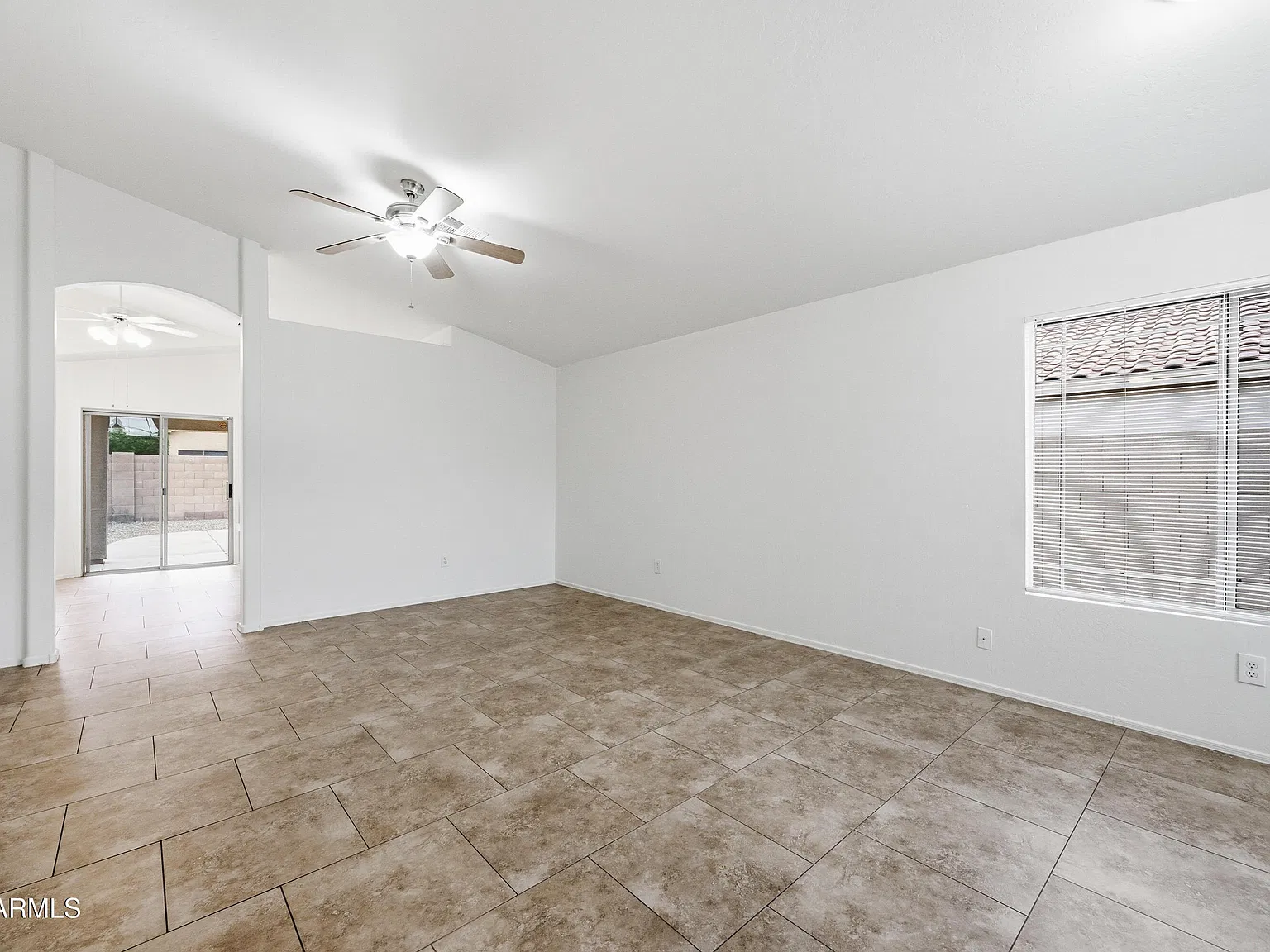 3 bed, 2.0 bath, 1192 sqft, $2,100 — Photo 2