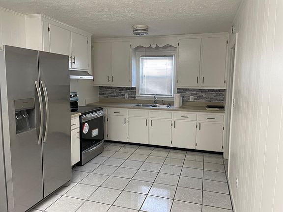 Kitchen with brand new appliances