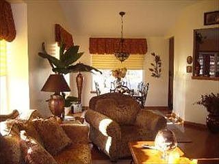2nd image of 1206 E Oakwood Dr