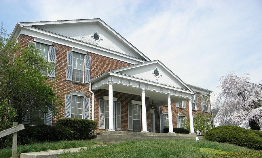 1st image of 3303 Riverside Dr