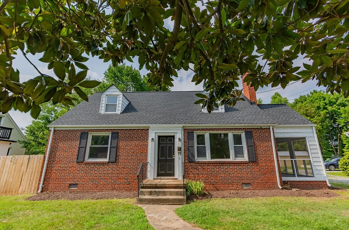 4 bed, 1919 sqft, $2,700 — Photo 1