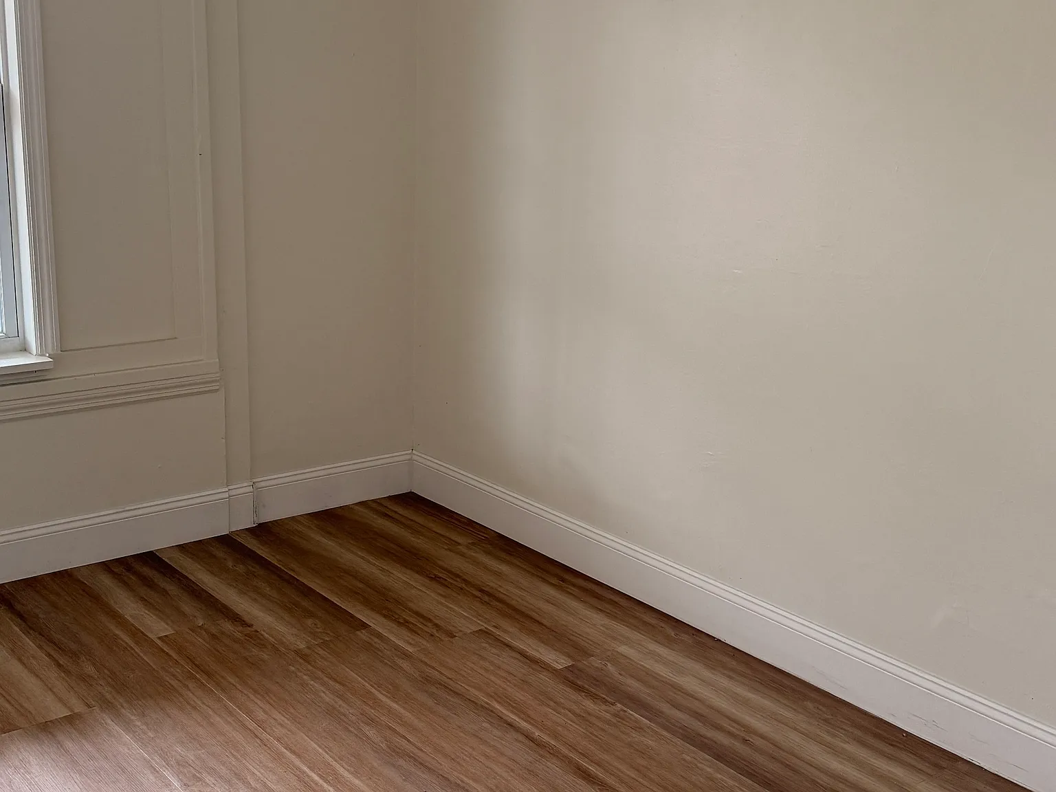 3 bed, 1000 sqft, $975 — Photo 3