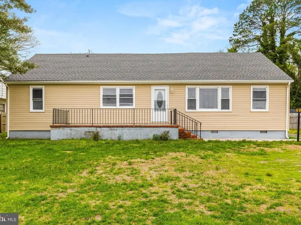 308 Cedar Ln, Fruitland, MD 21826