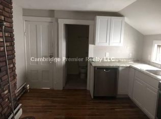 97 Oxford St #2R, Somerville, MA 02143