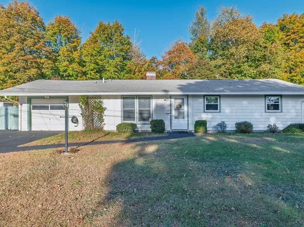 5 Pictun Rd, Randolph, MA 02368
