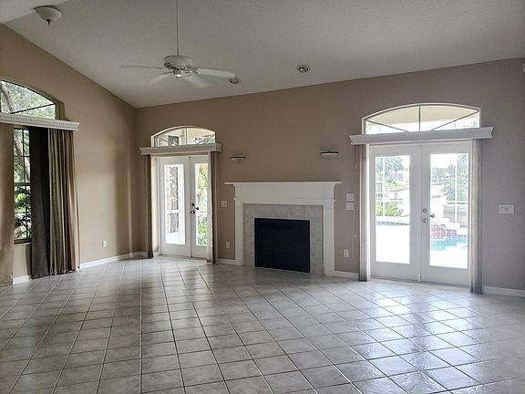 4th image of 18 Cris Ln