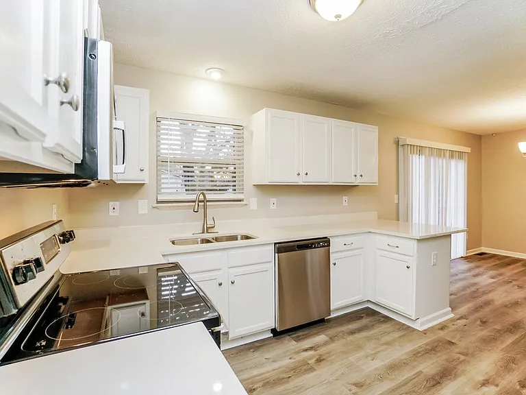 490 Durham Ln — Photo 10