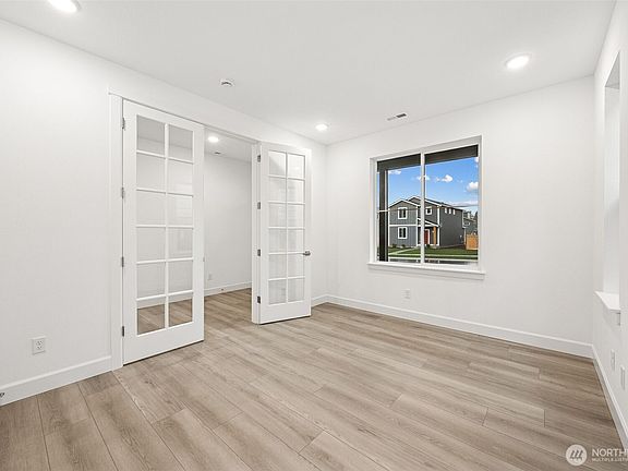 3rd image of 14546 203rd Avenue E #842
