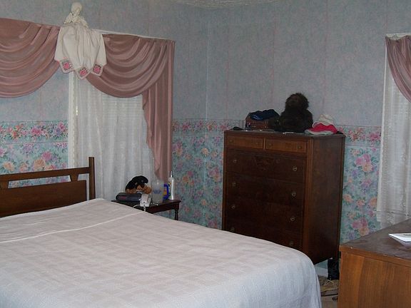 5th image of 1211 N East Ave