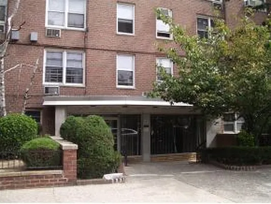 Sold by Advisors Realty Inc | media 7