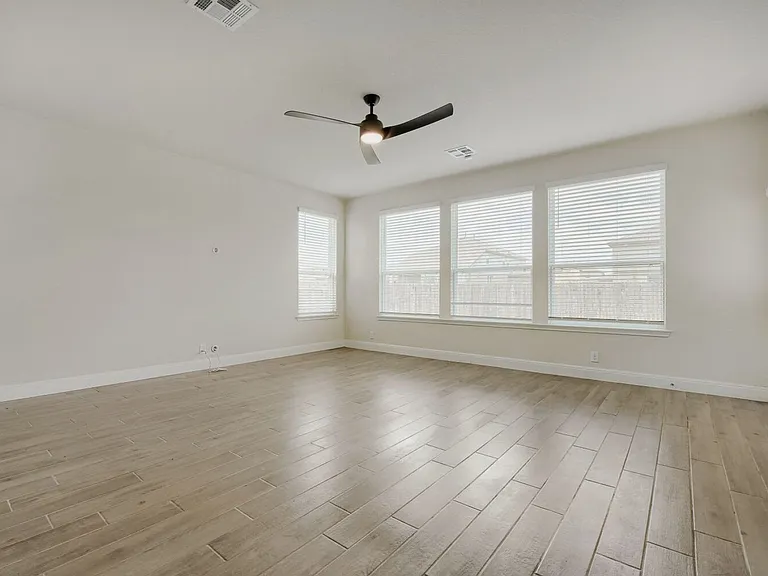 810 Town Creek Way — Photo 7