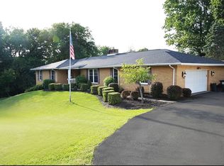 67100 Manitee Dr, Saint Clairsville, OH 43950